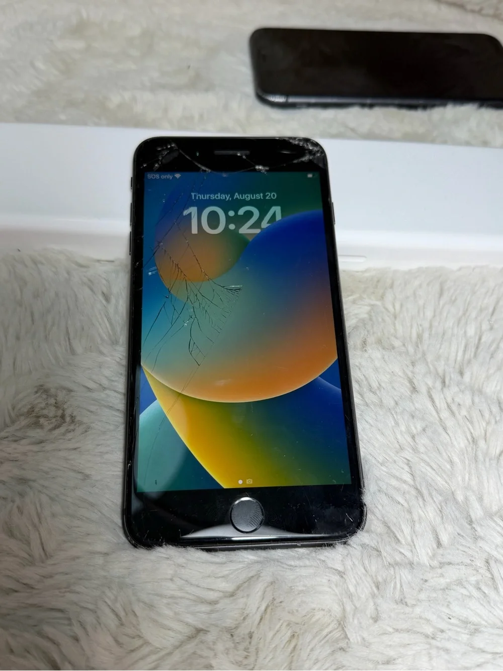 Apple Iphone 8 plus 64 gb AT&T (cracked screen)